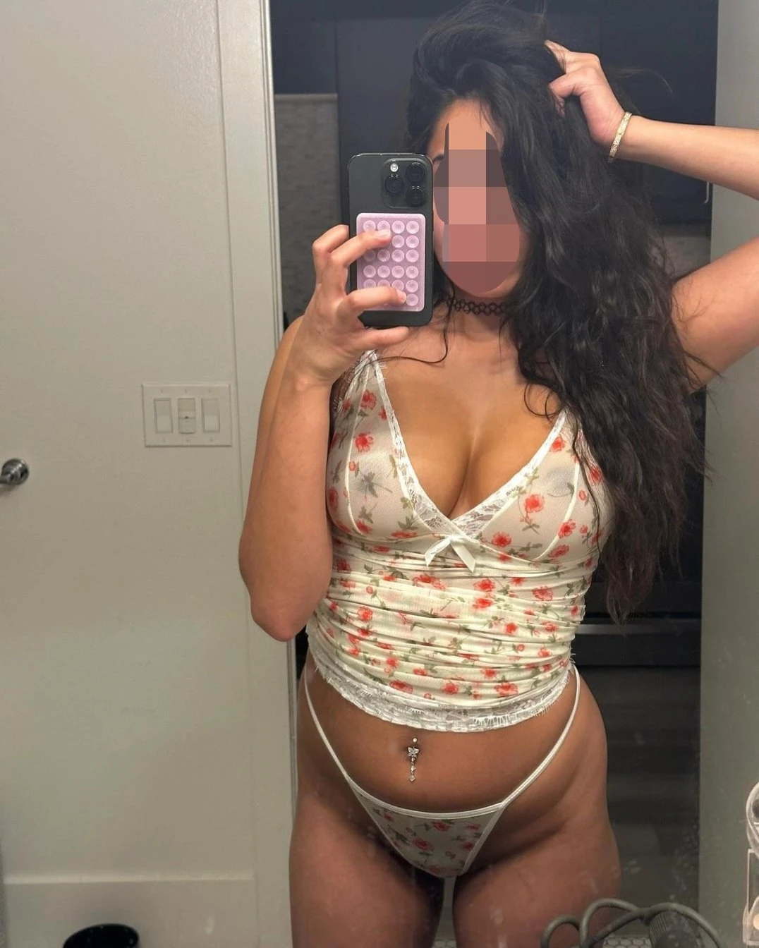 Ragini Sen (Real Meet & Cam Show) – Indian escort in Mumbai — 2 / 5