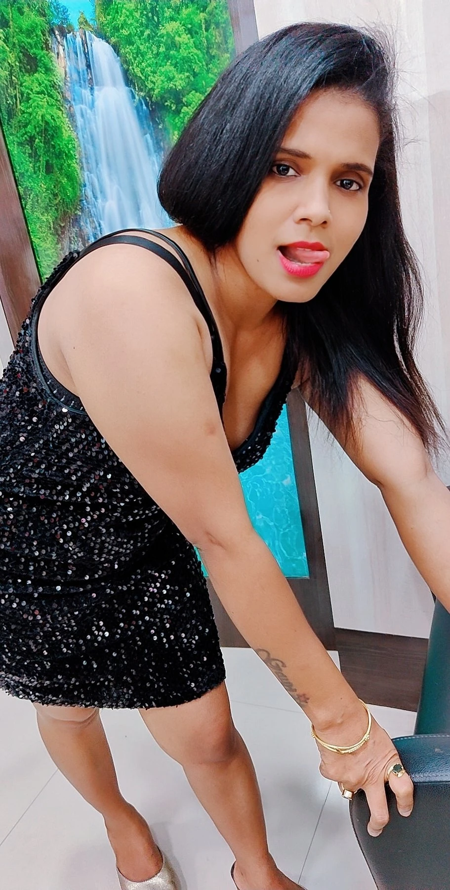 Pooja – Indian escort in Mumbai — 2 / 3