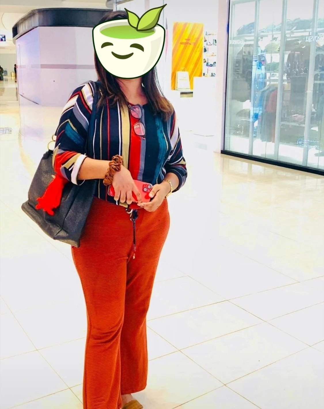 Naveesha – Sri Lankan escort in Colombo — 2 / 4