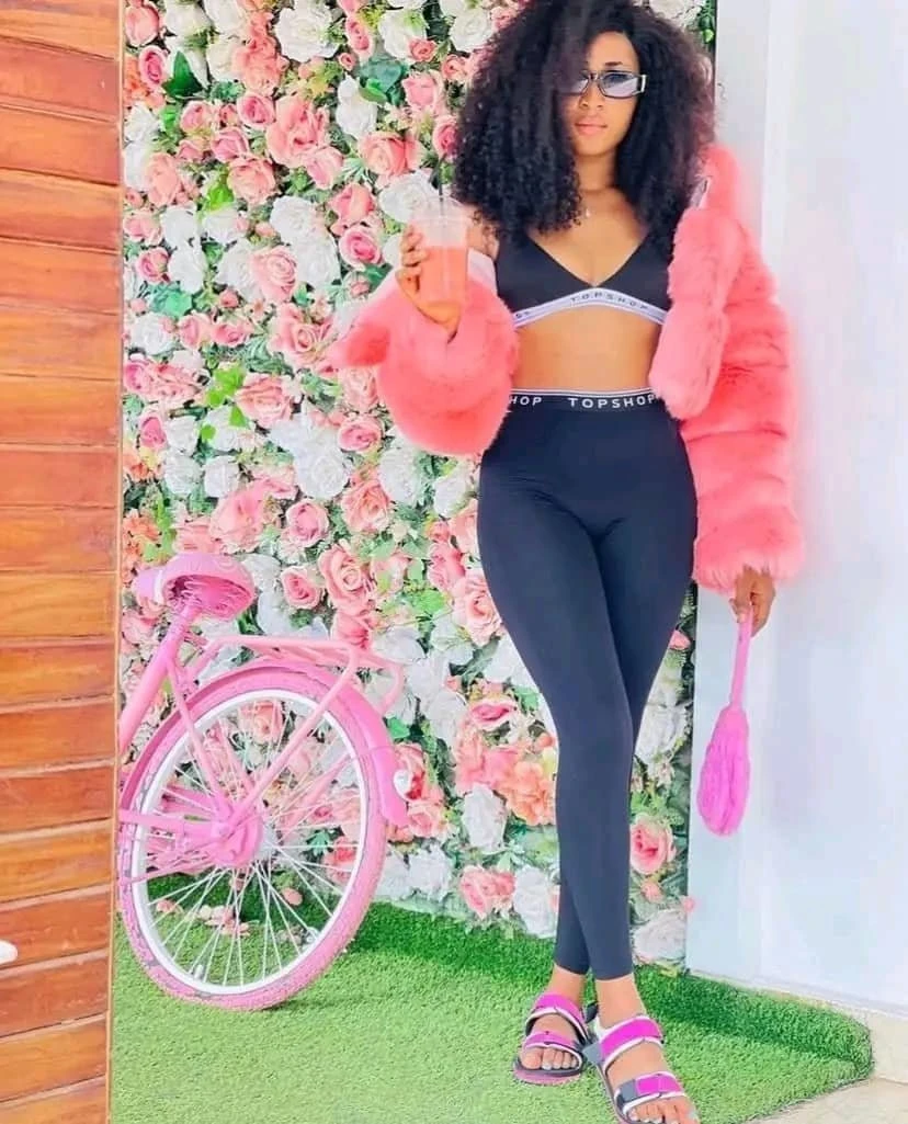 Frida Vida – Nigerian escort in Abidjan — 3 / 6