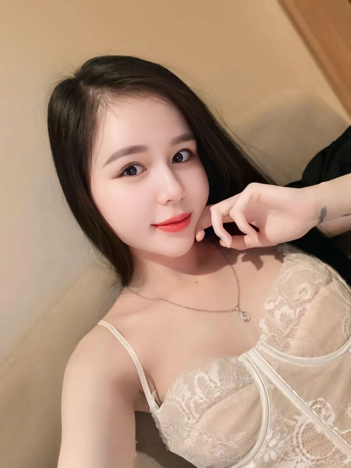Jenni – Singaporean escort in Da Nang — 18 / 23