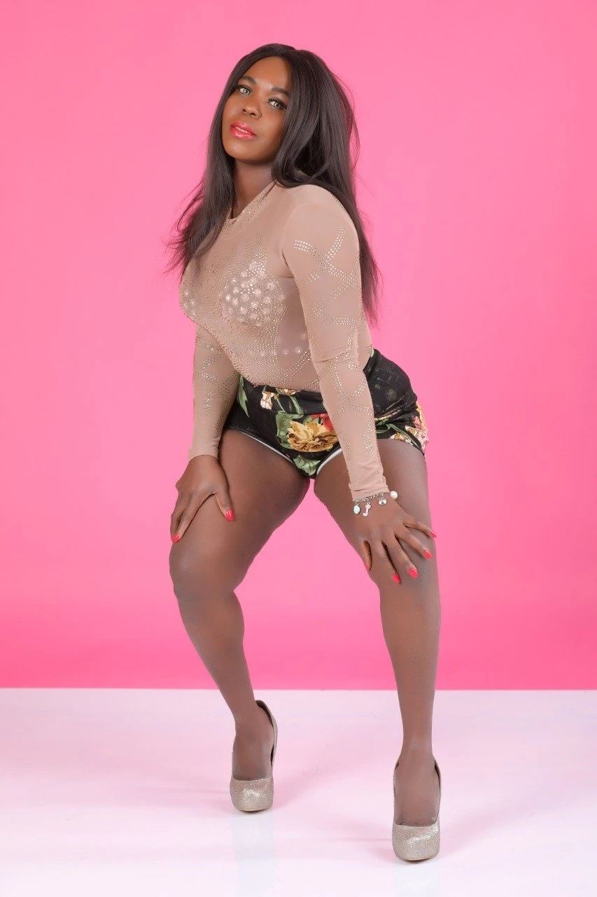 Julia – Cameroonian escort in Beirut — 2 / 7