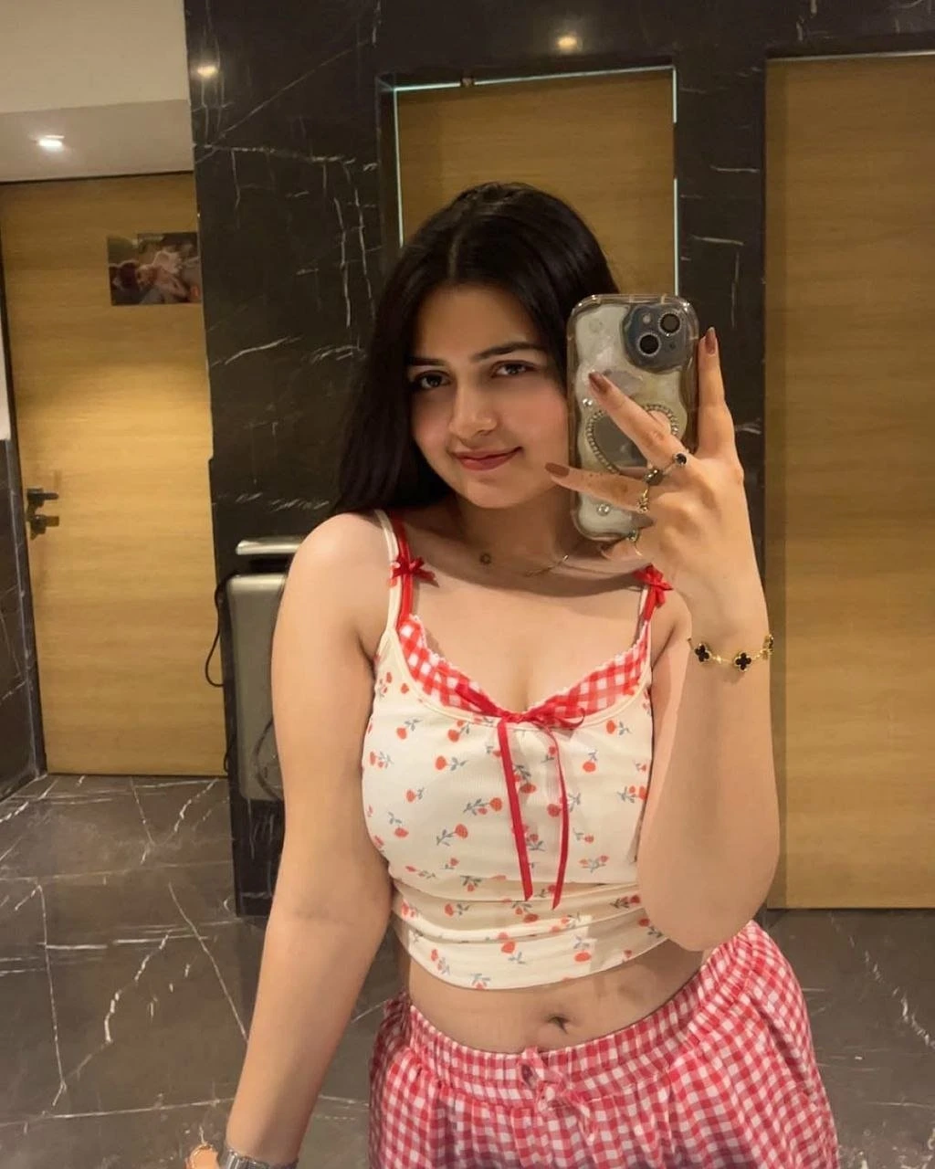 Diya – Indian escort in Hyderabad — 1 / 7