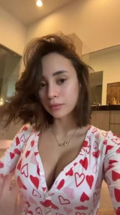 Isabella — 3 / 6