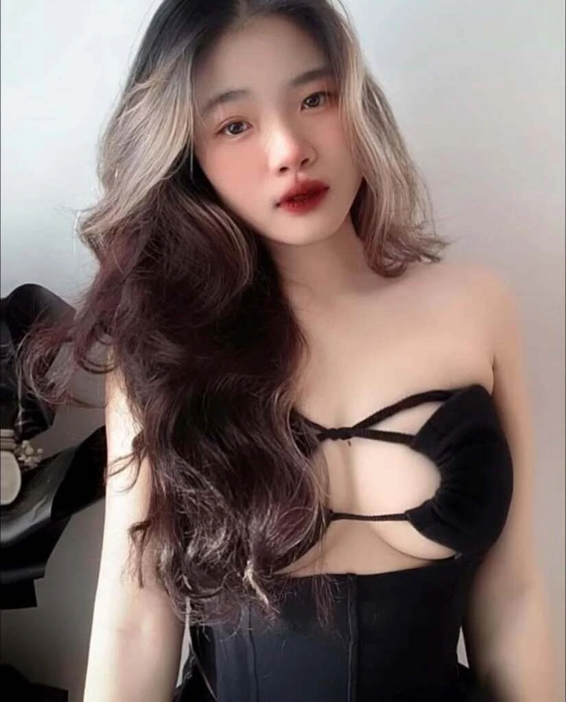 May — 1 / 4