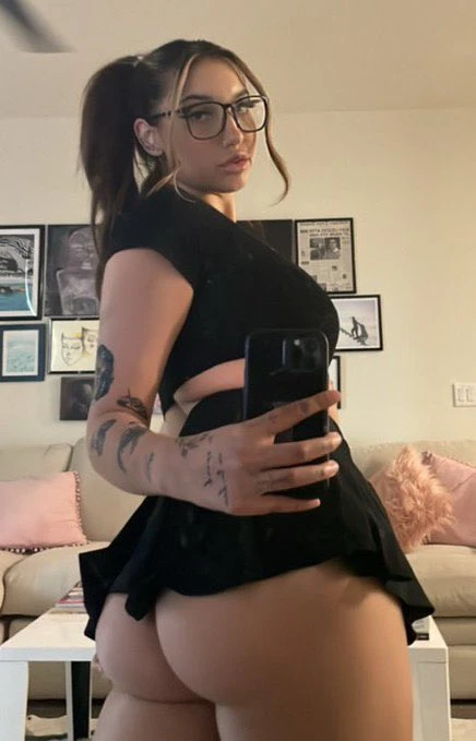 Samantha — 2 / 6