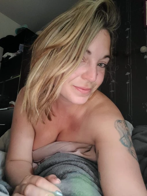Karlyne, Escort, Helsinki