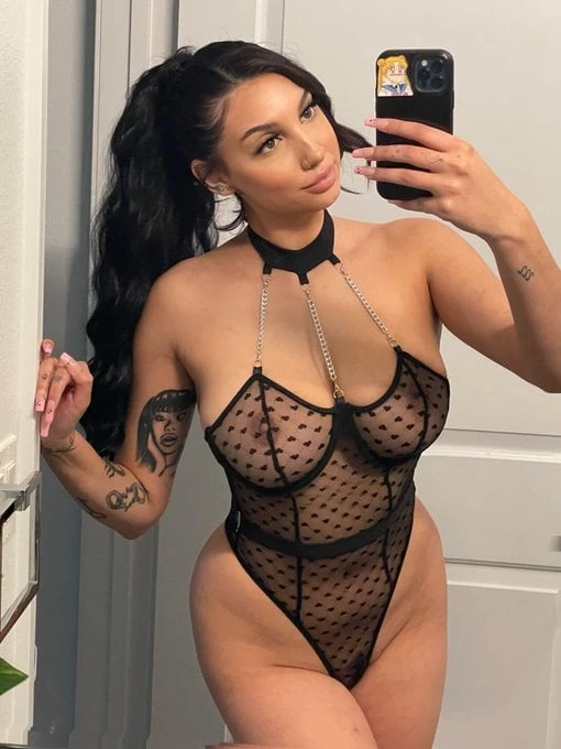 𝑯𝒂𝒏𝒏𝒂𝒉 🦋😻 — 3 / 8