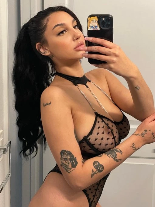 𝑯𝒂𝒏𝒏𝒂𝒉 🦋😻 — 2 / 8