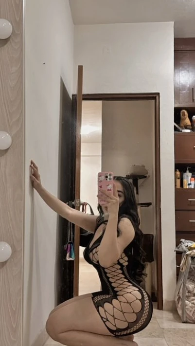 Elisabeth Laure — 2 / 5