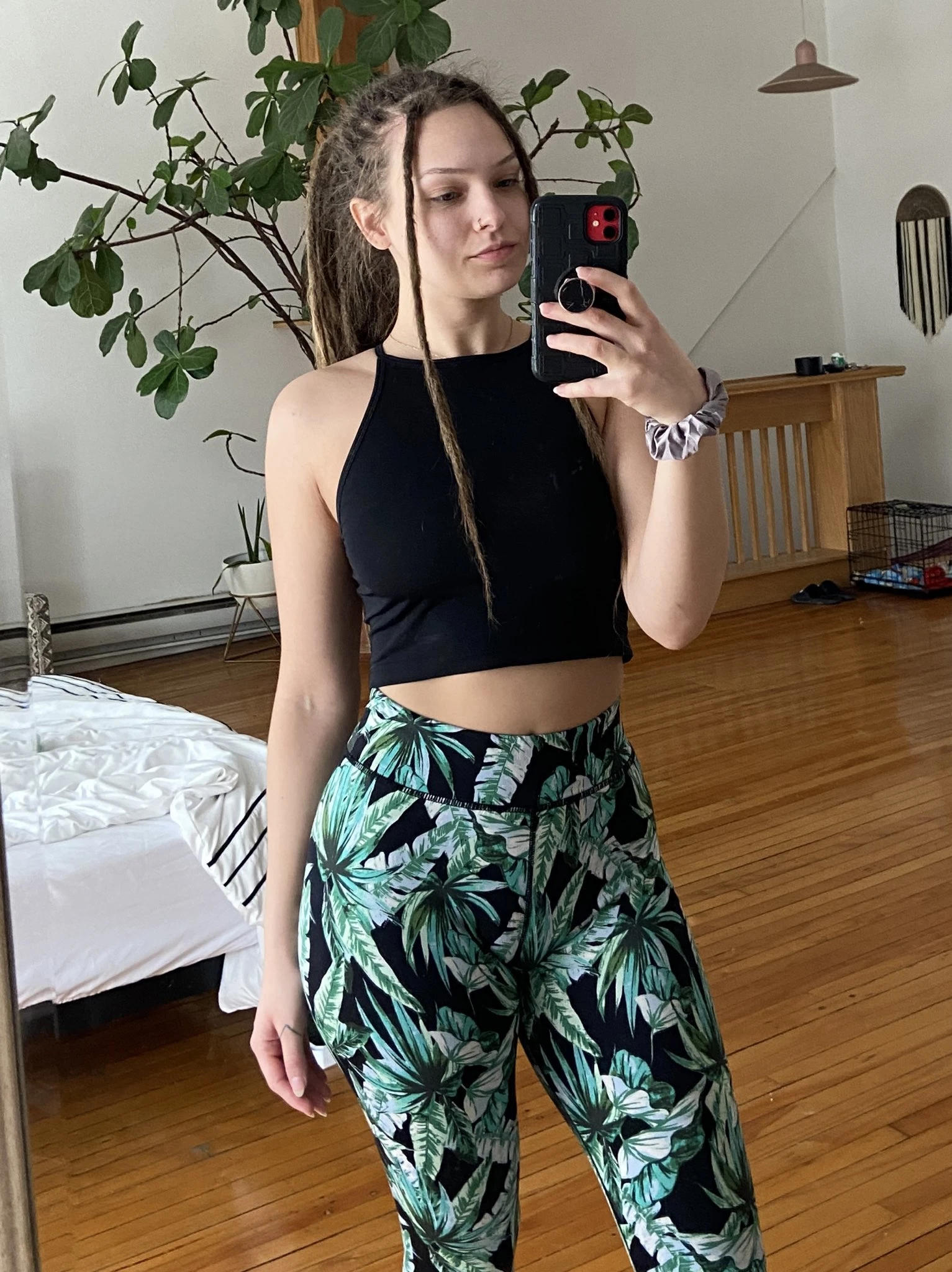 Laura — 3 / 4