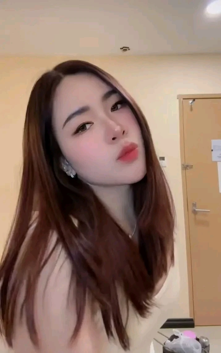 Jesika — 6 / 8