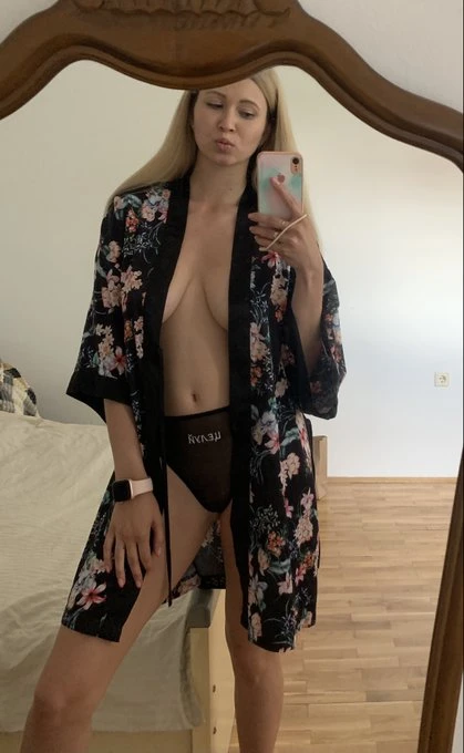 Stella — 2 / 4