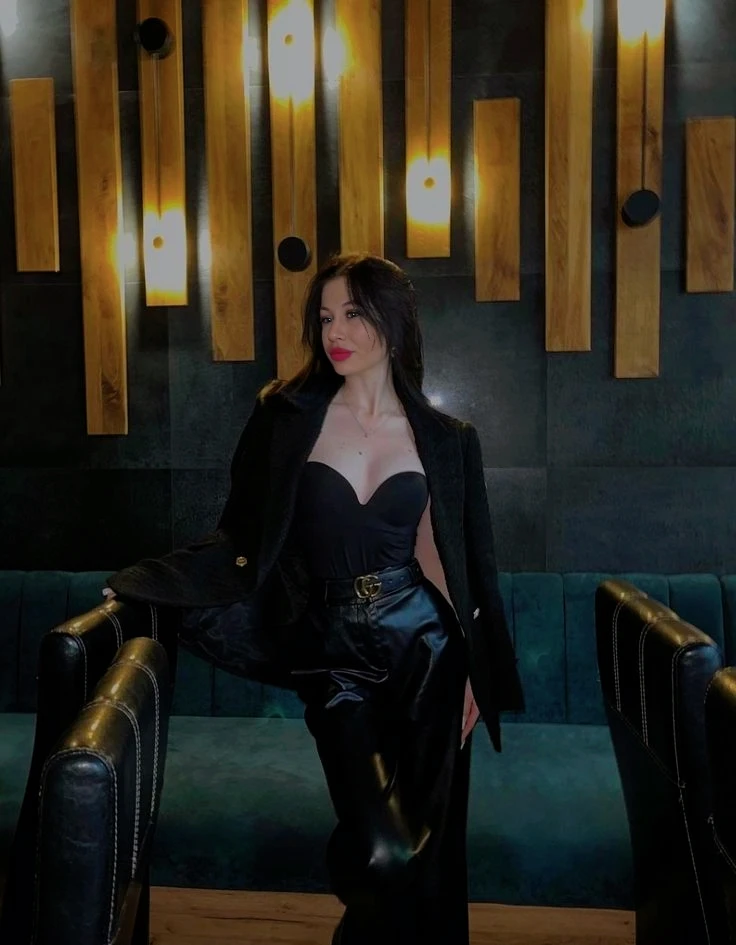 Alina — 6 / 8