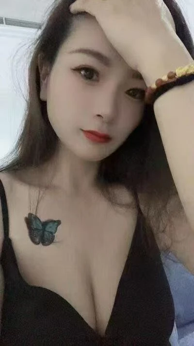Angela — 3 / 5