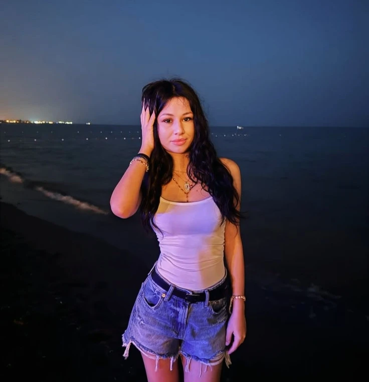 Alina — 4 / 8