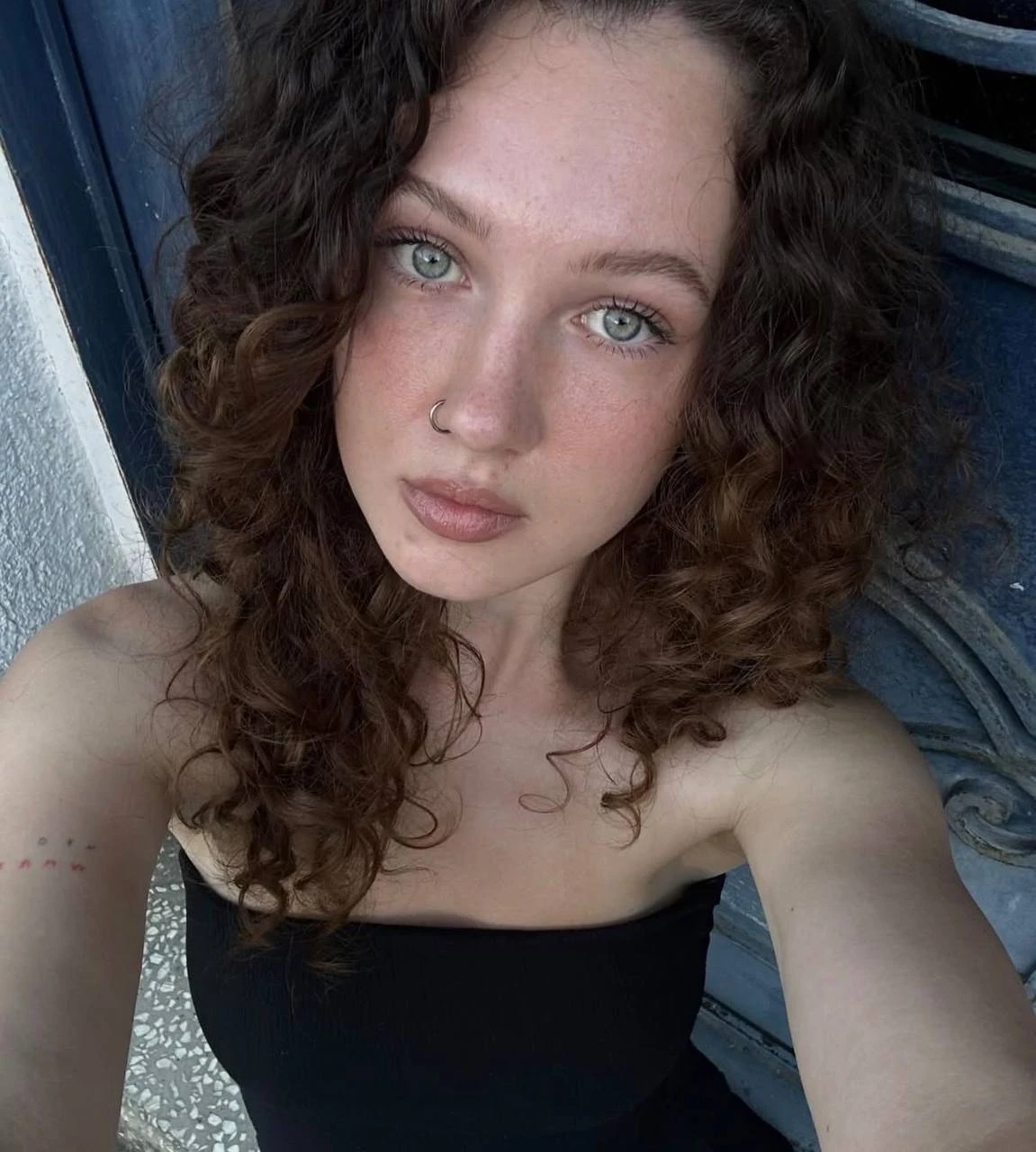 Leah — 2 / 7