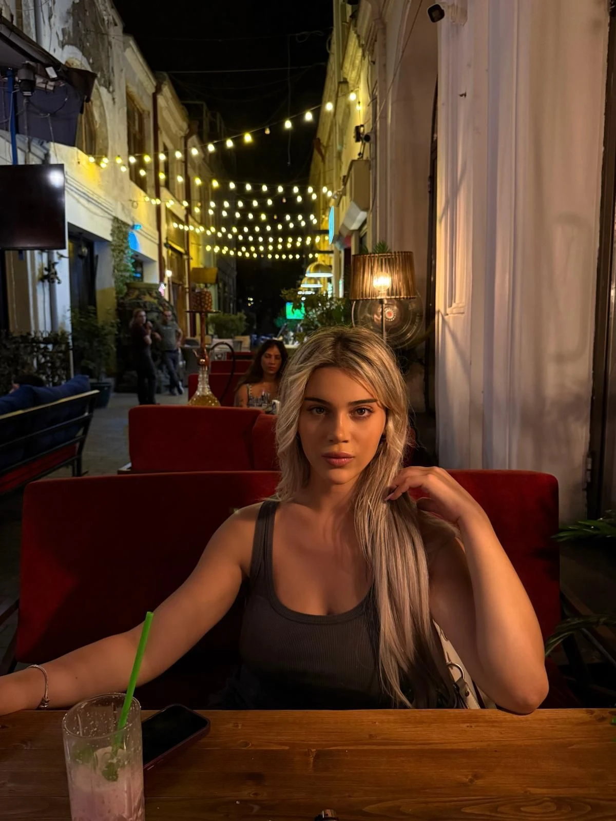 Melis — 1 / 11
