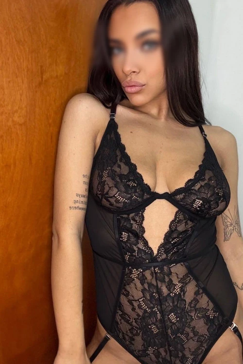 Layla — 4 / 11