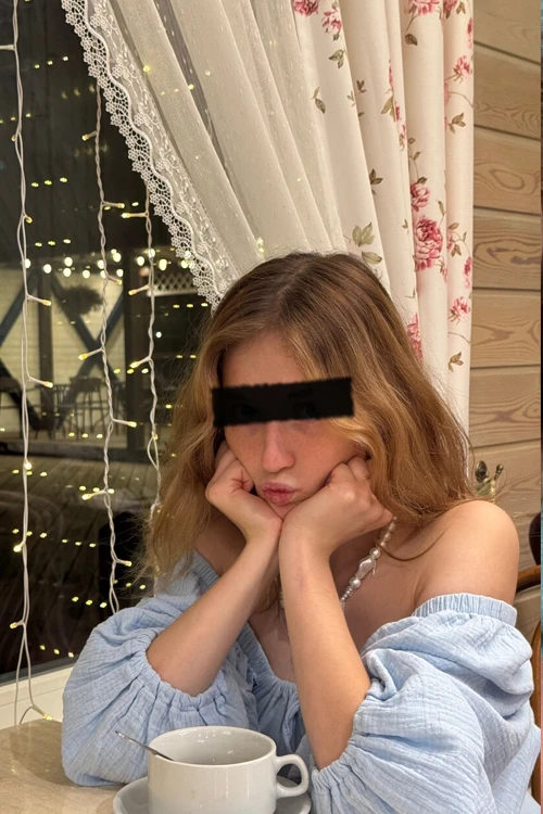 Alison — 8 / 11