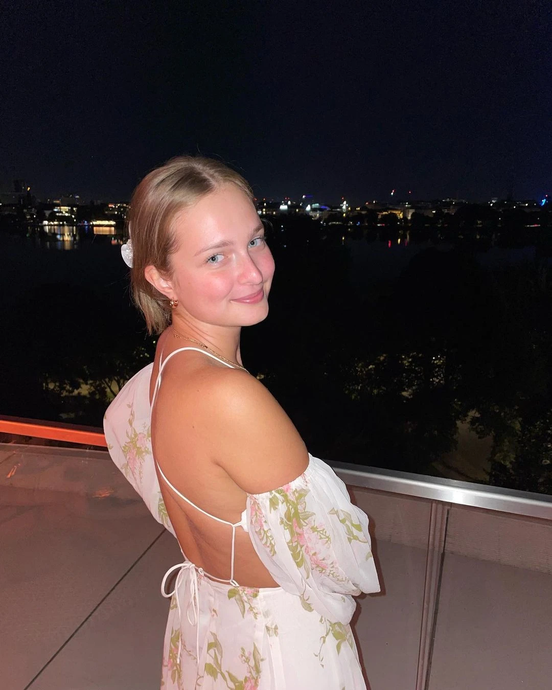 Linda — 4 / 6