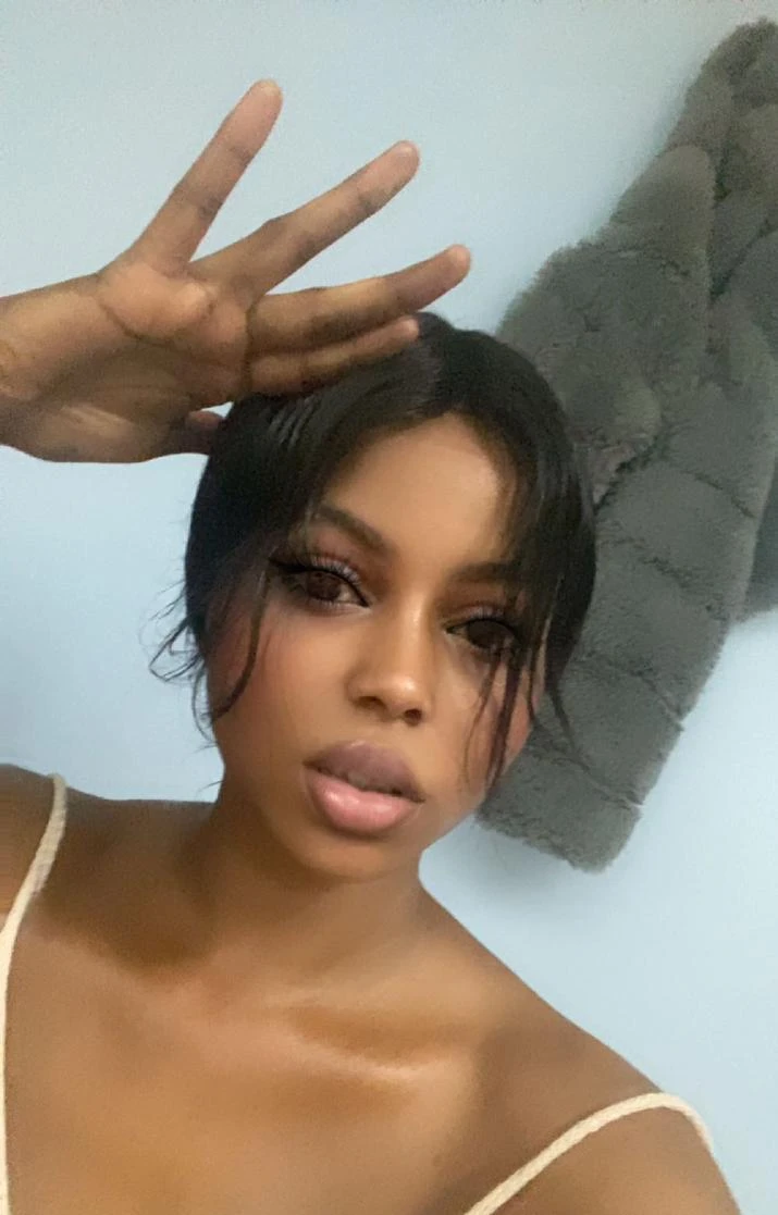 Chioma — 3 / 4