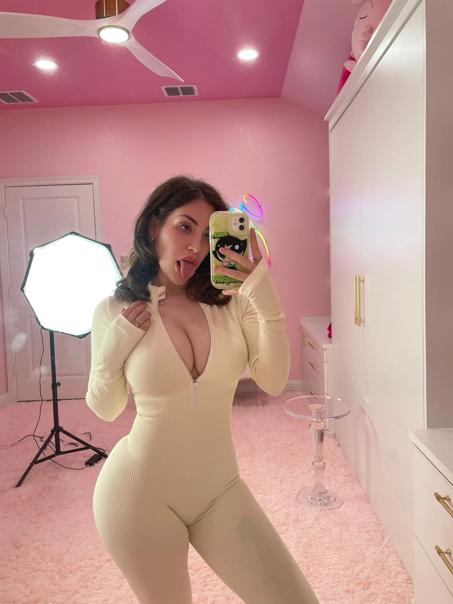 Samantha — 9 / 10