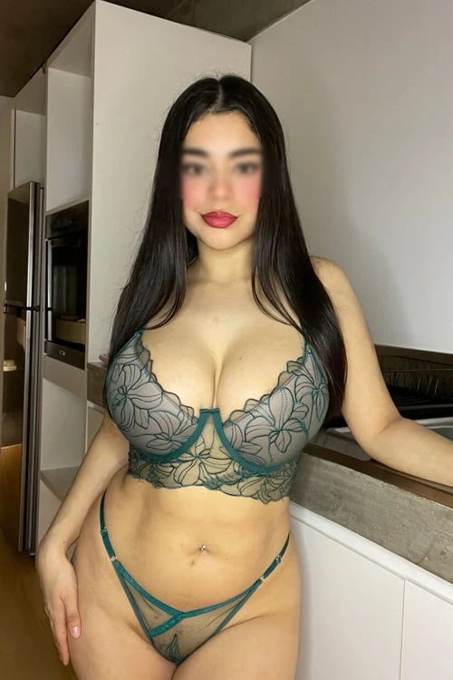 Mia — 5 / 9