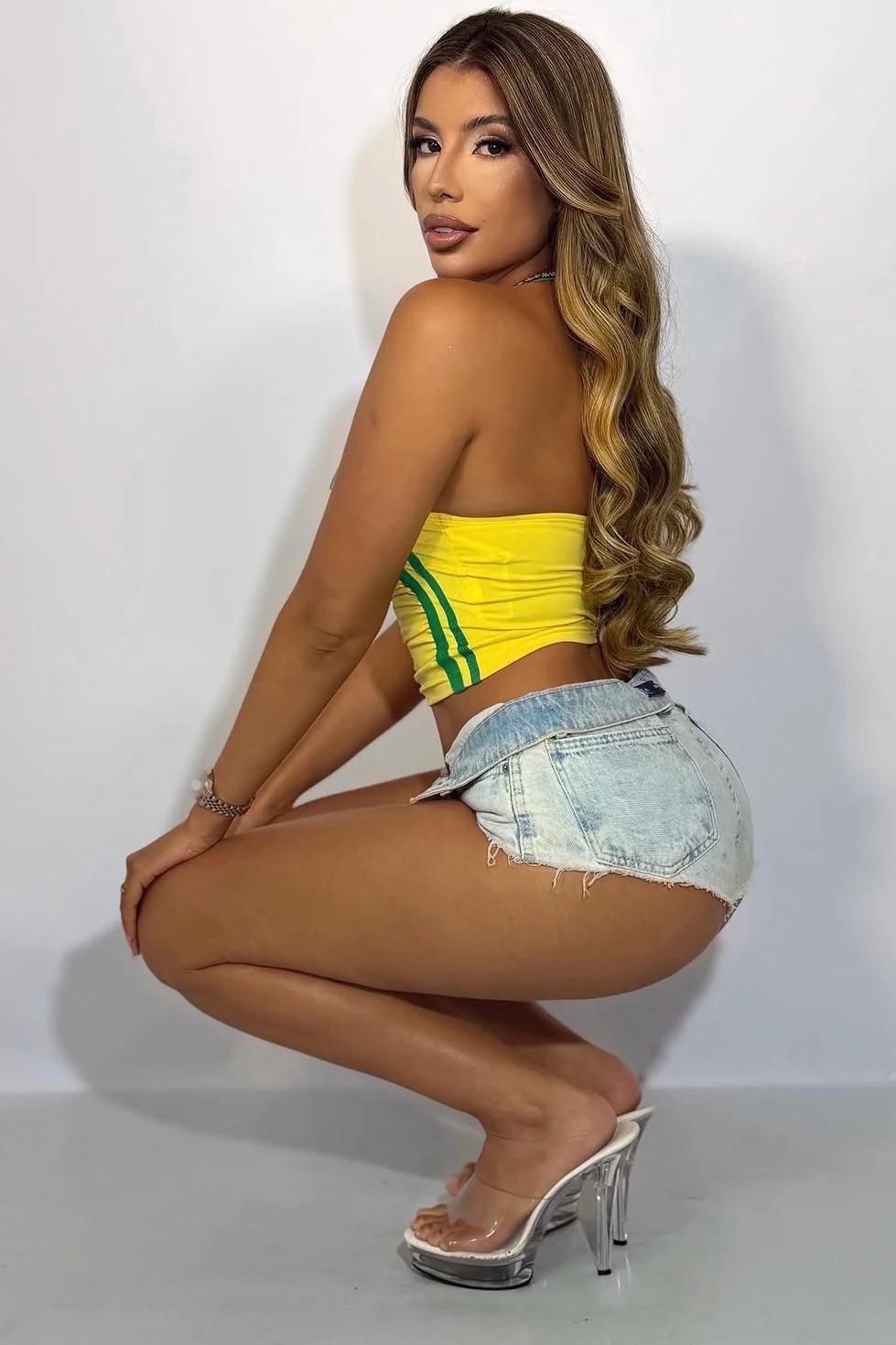 Anitta — 1 / 14