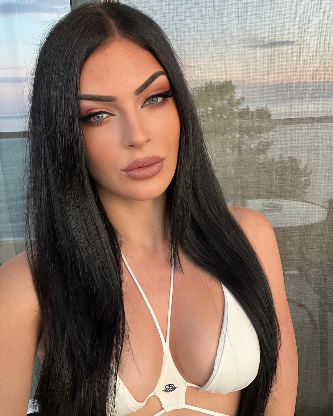 YANA, Escort, Istanbul