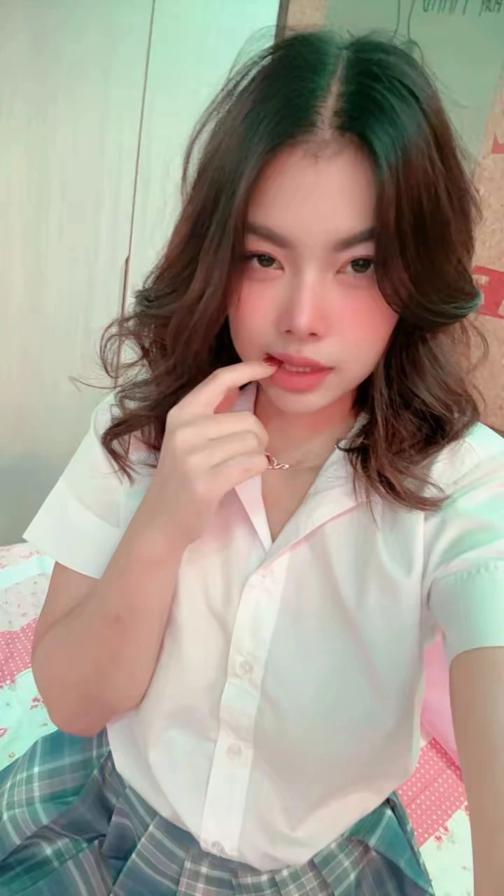 Young Escort Bangkok — 1 / 9