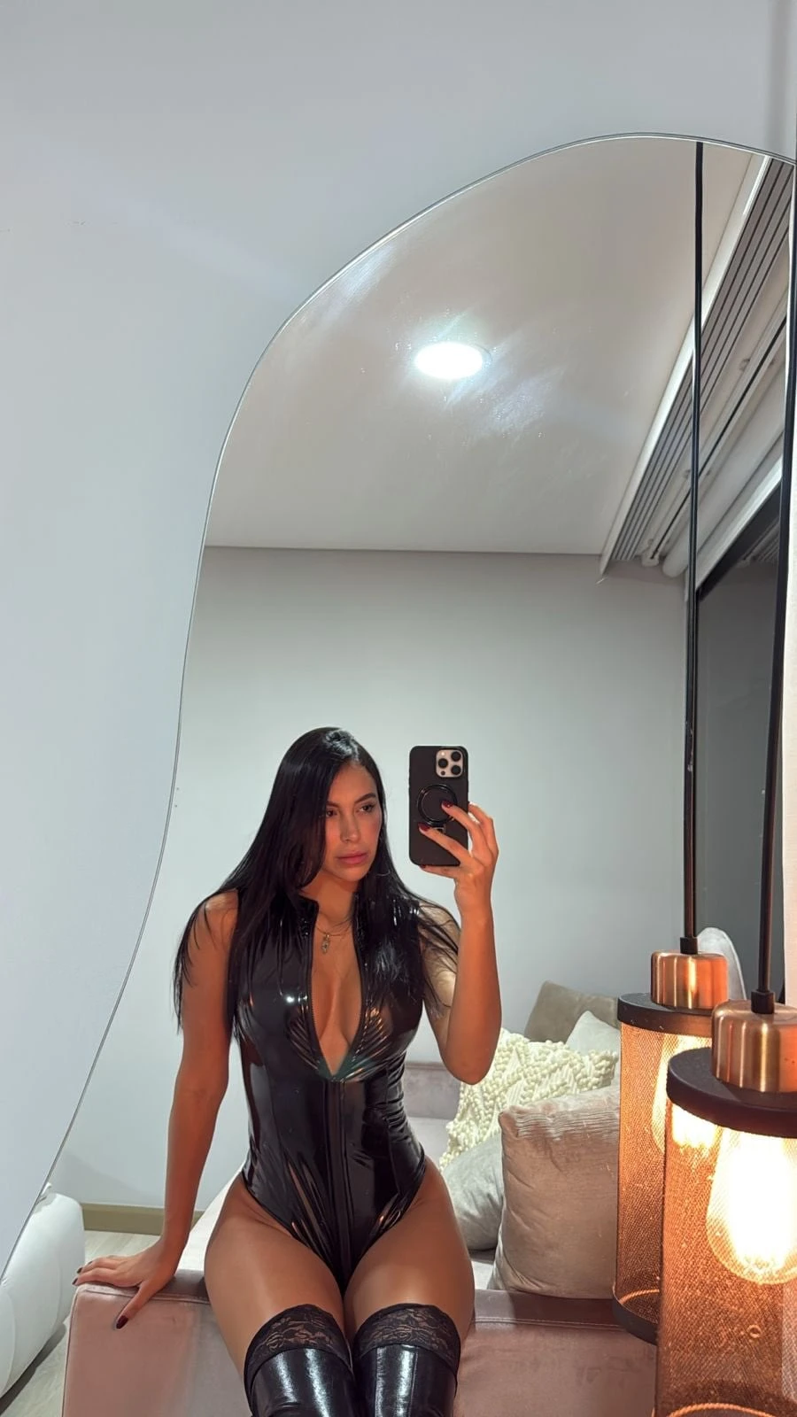 Katerina — 2 / 4