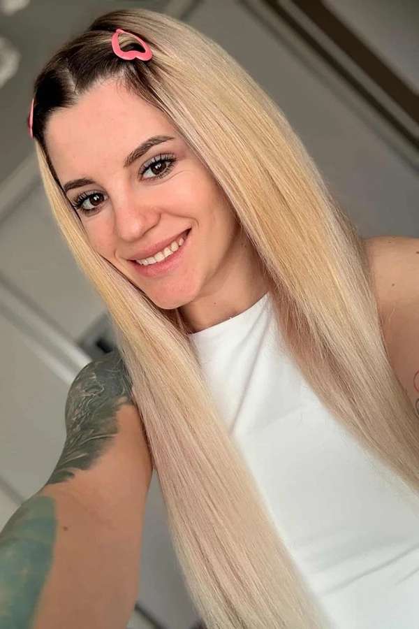 Lia — 4 / 11