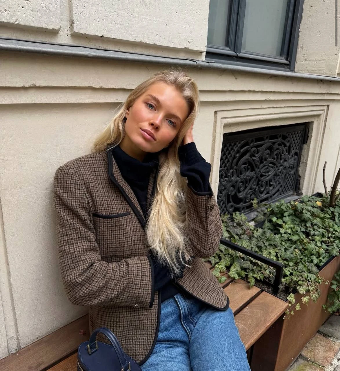 Dana — 5 / 7