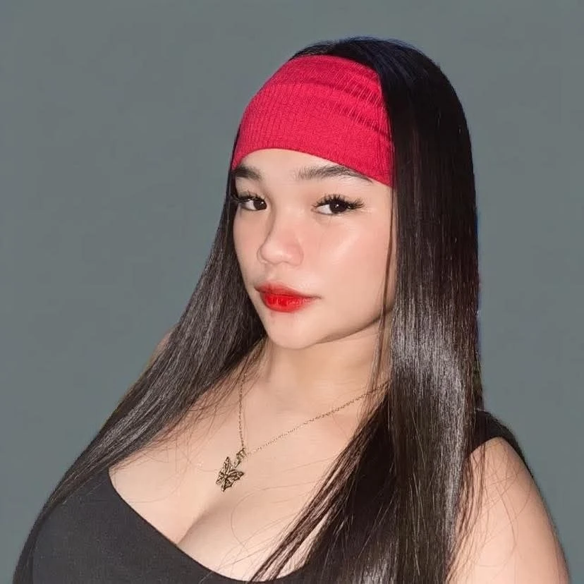 Nicole — 3 / 11