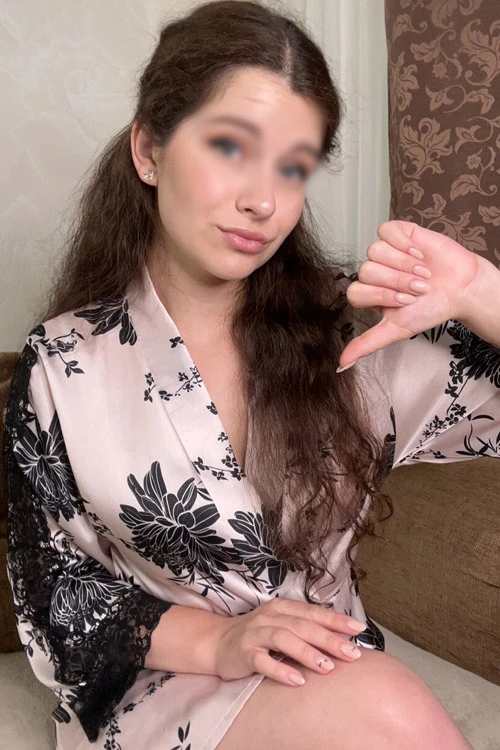 Kiara — 4 / 10