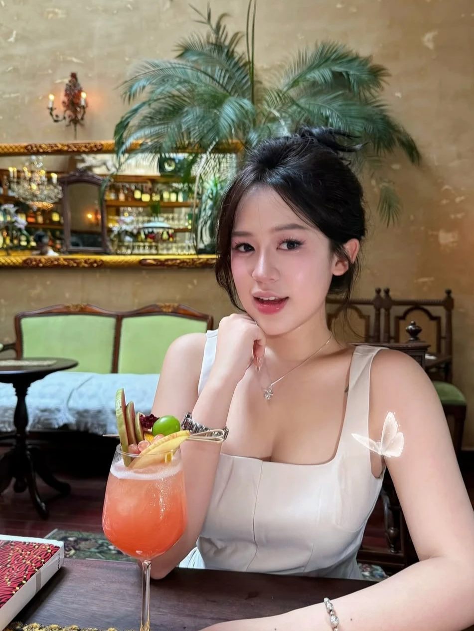 Fitriani, Escort, Jakarta