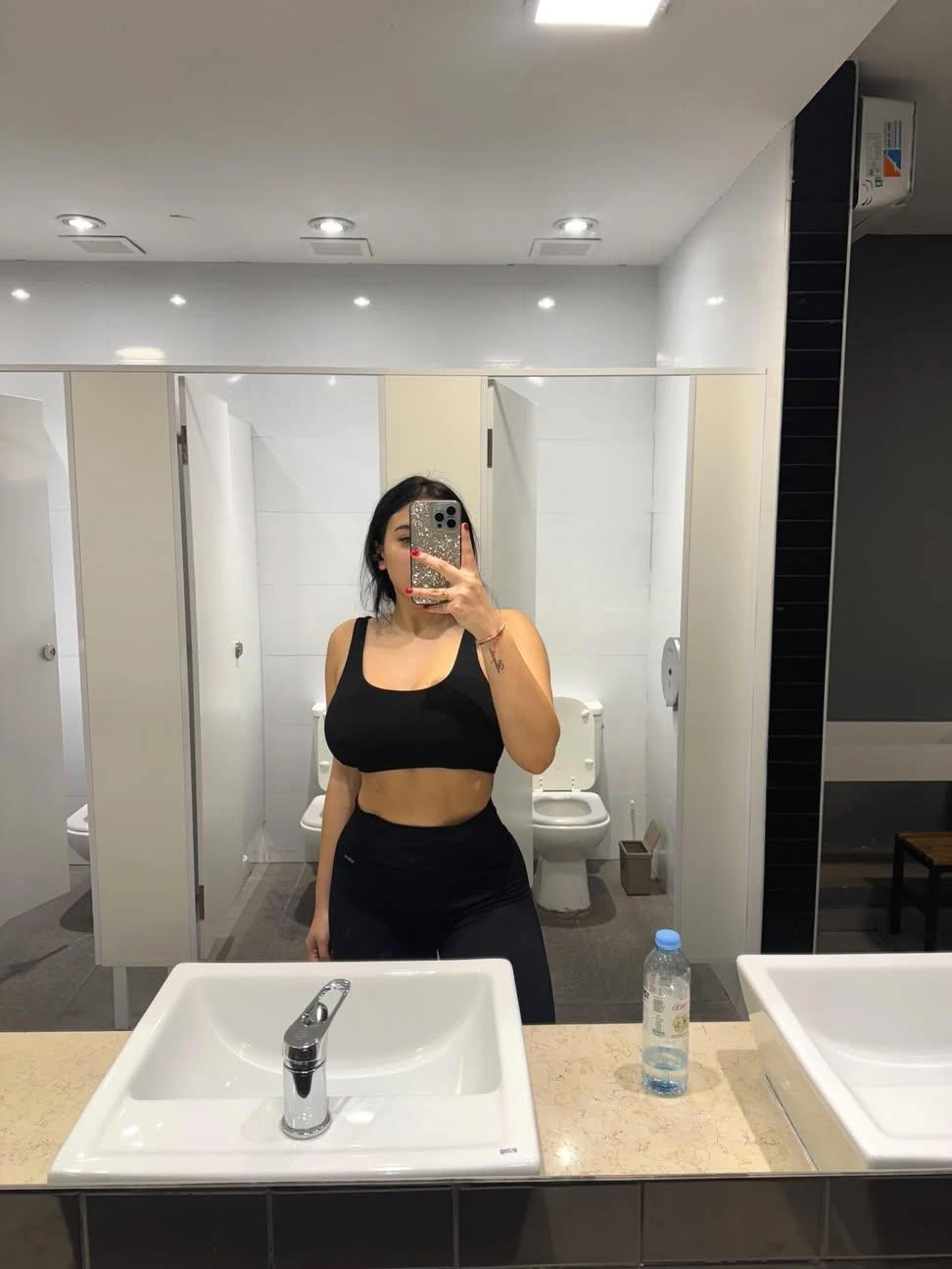 Elyse — 2 / 11