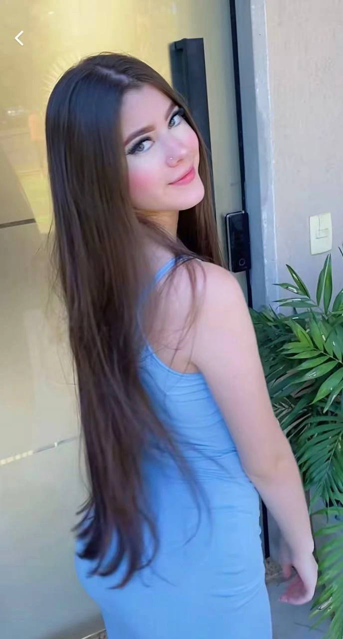 Zoe — 1 / 7