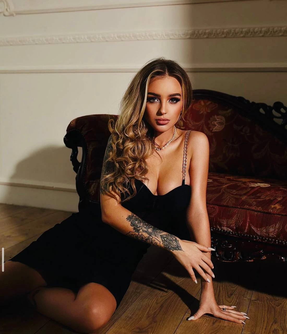 ALYONA — 3 / 7
