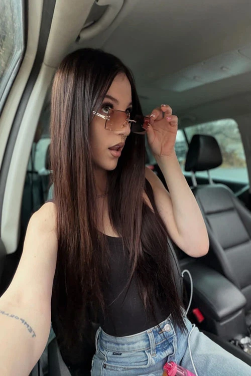 Zoe — 3 / 5