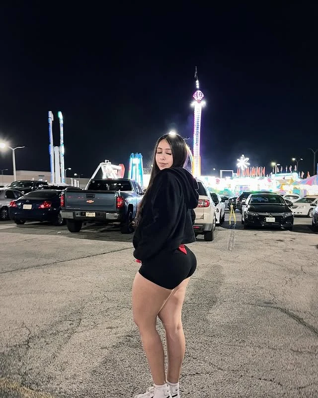 Lucia — 4 / 6