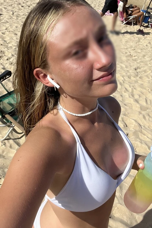 Caroline — 4 / 9