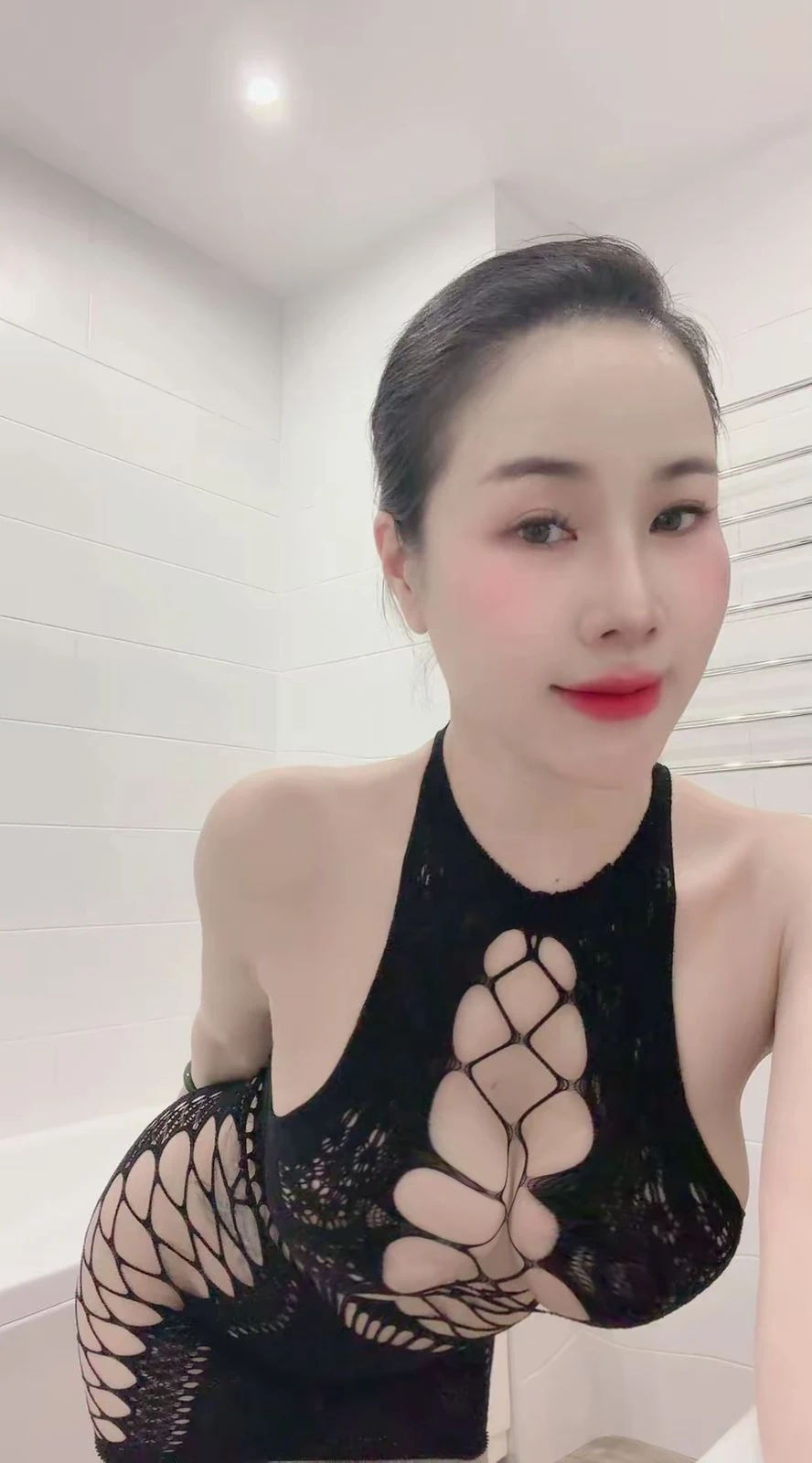 Yoona — 4 / 5