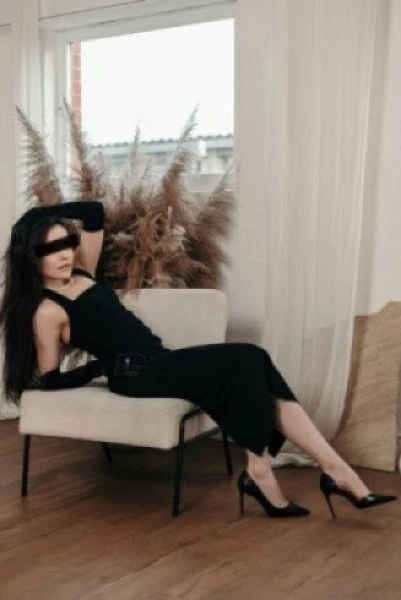 Lana — 3 / 8