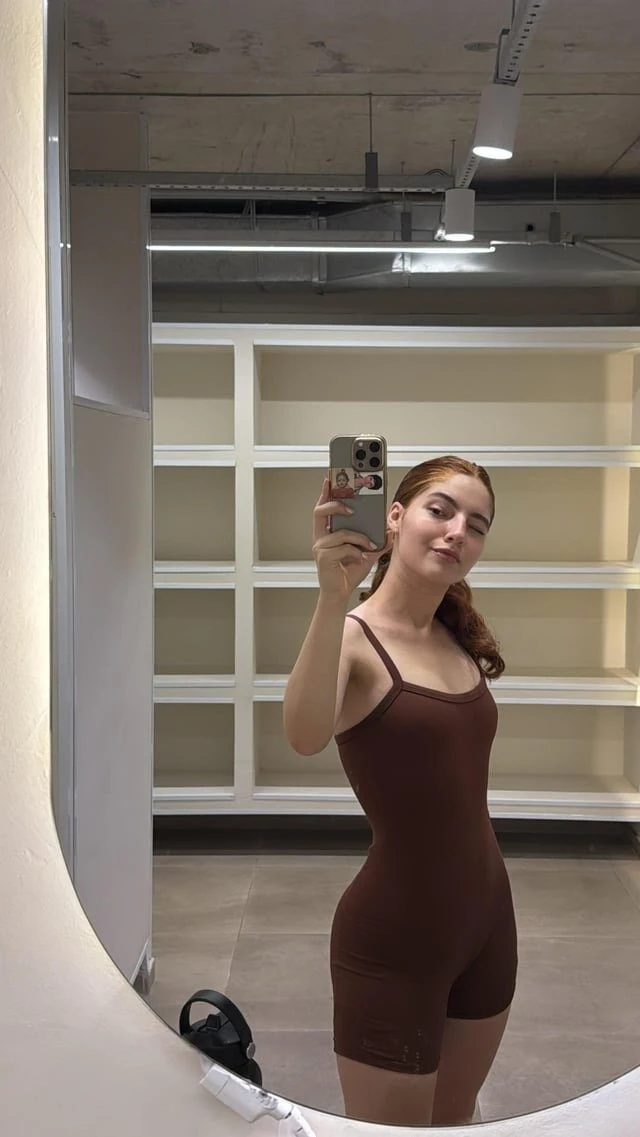 Vanessa — 4 / 7