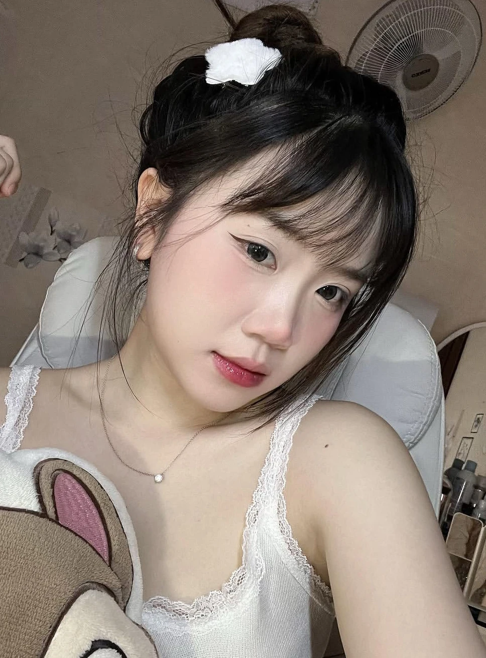 Jenny — 8 / 10