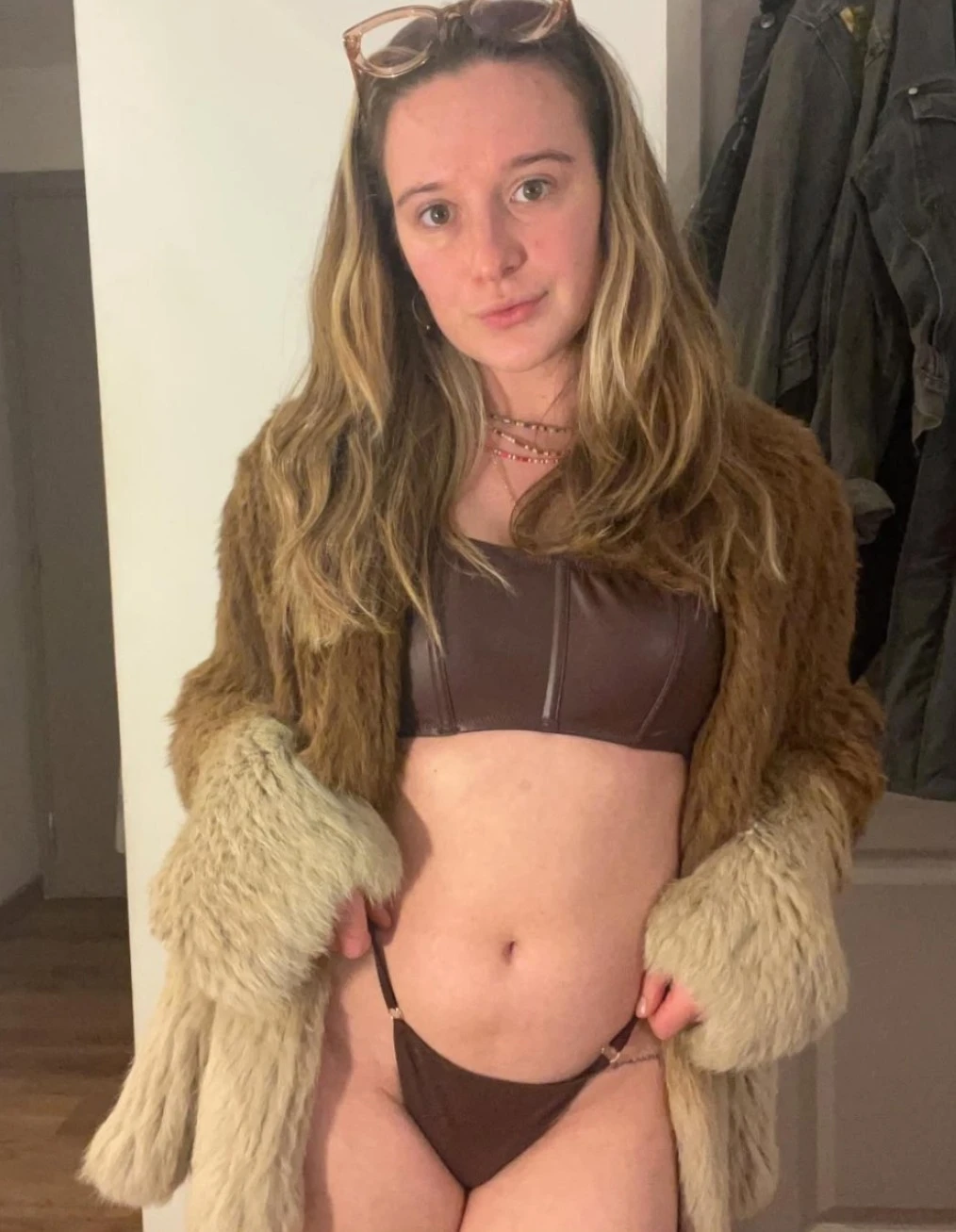Jade, Escort, Vilnius