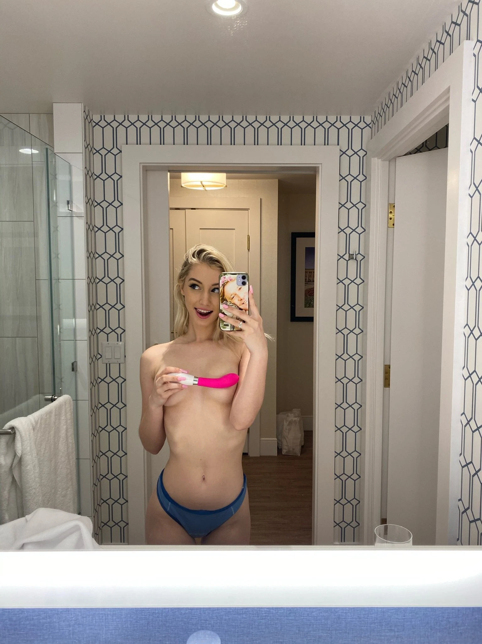 Bella aldama — 2 / 8