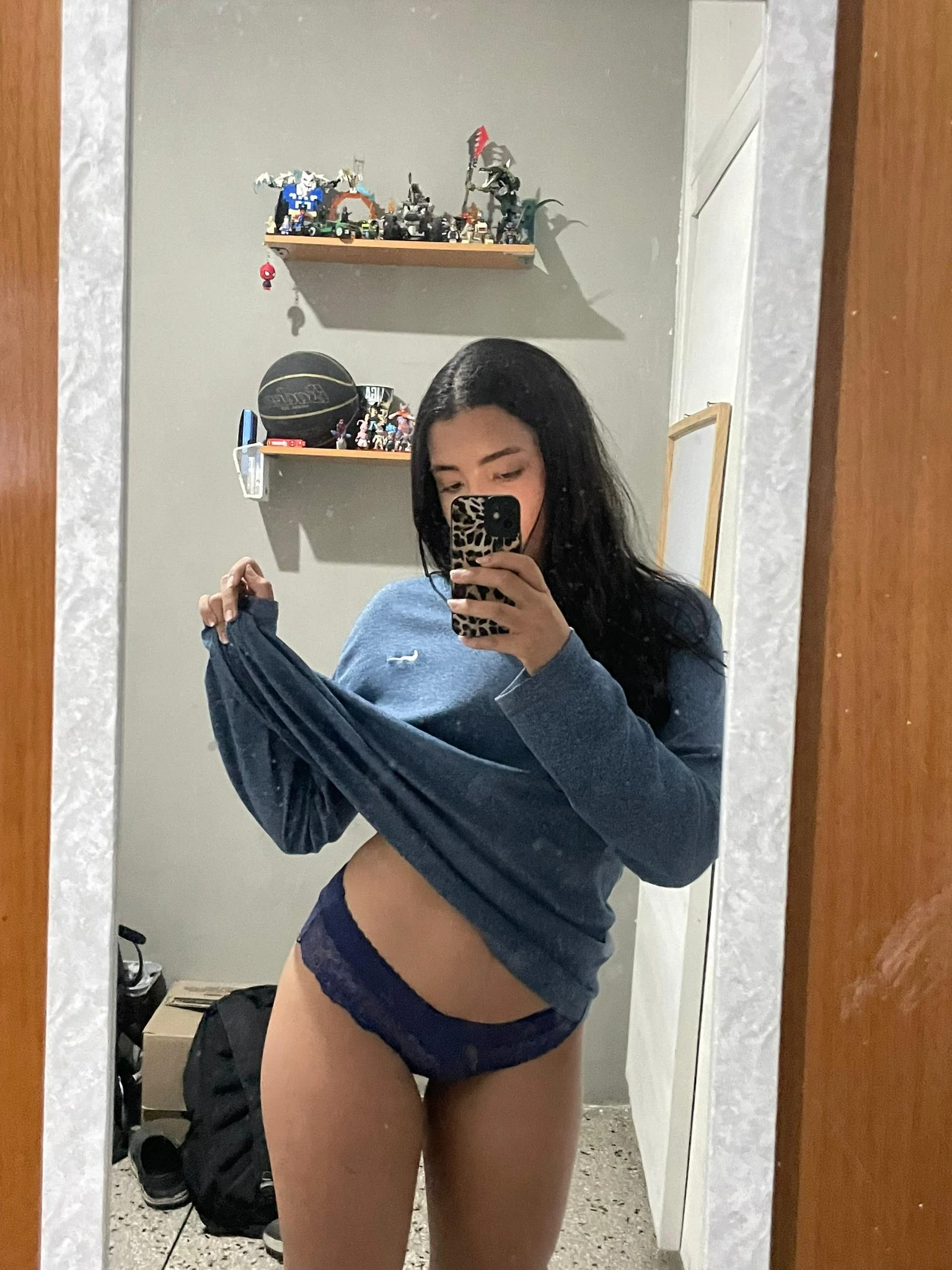Mia — 2 / 5